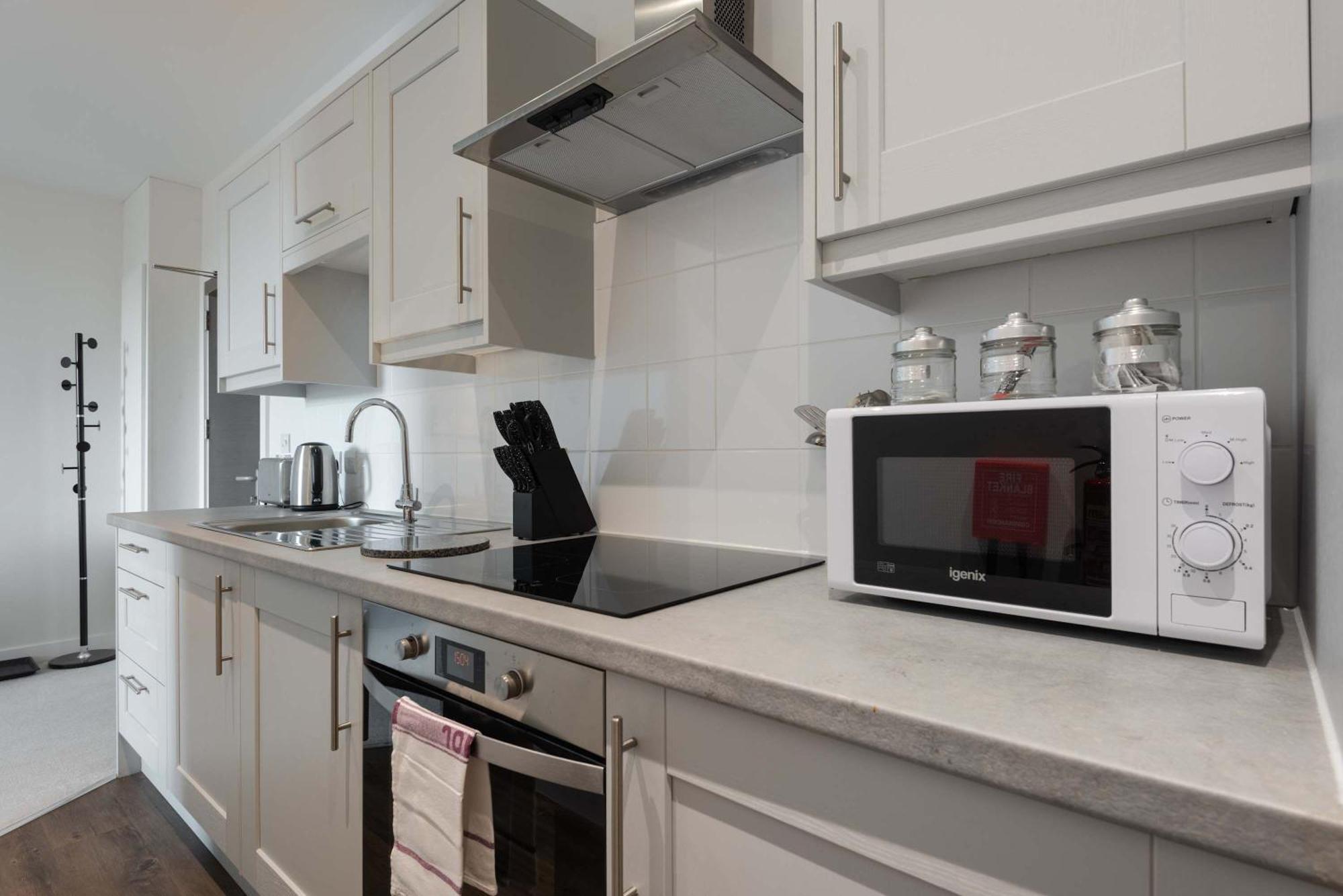 Modern & Cosy 1 Bedroom In Apartment